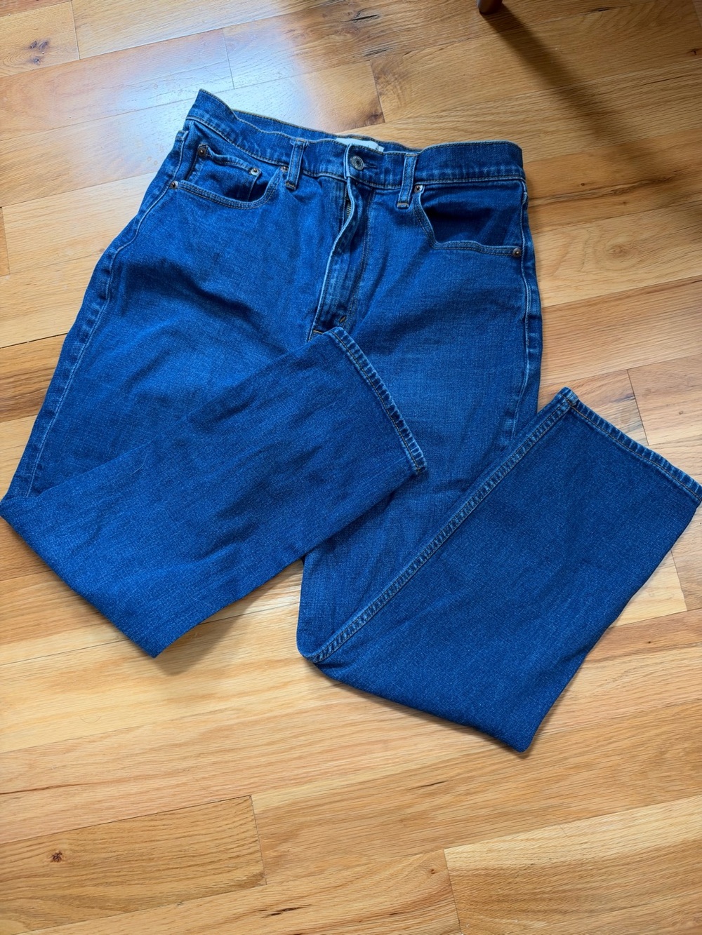 Abercrombie & Fitch Curve Love the Ankle Straight Ultra High Rise Jean